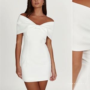 Meshki Gwyneth Off Shoulder Bow Mini Dress size M